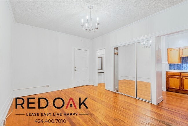 Foto del edificio - 532 S Coronado St