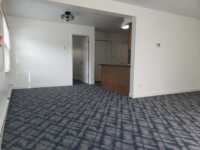 Building Photo - 9220 S Kilbourn Ave