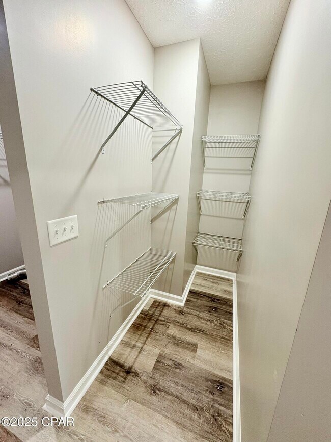 Foto del edificio - 820 E 25th St