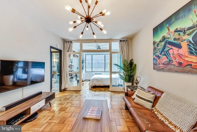 Building Photo - 1 Scott Cir NW