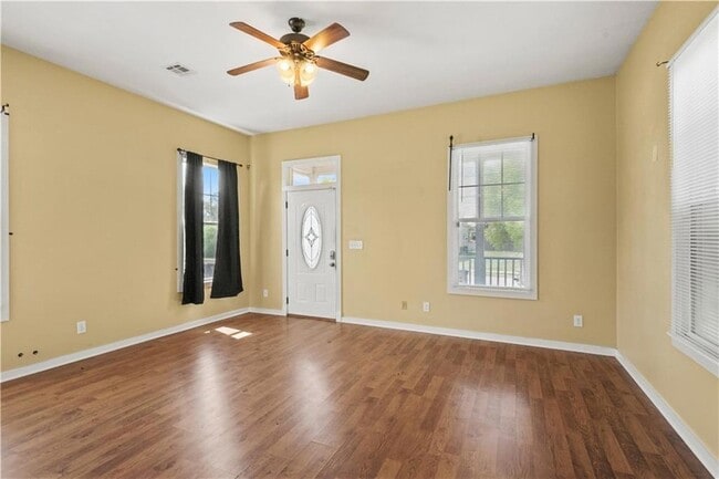 Foto del edificio - 1921 Benton St