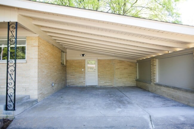 Building Photo - 25 Sunnydale Dr