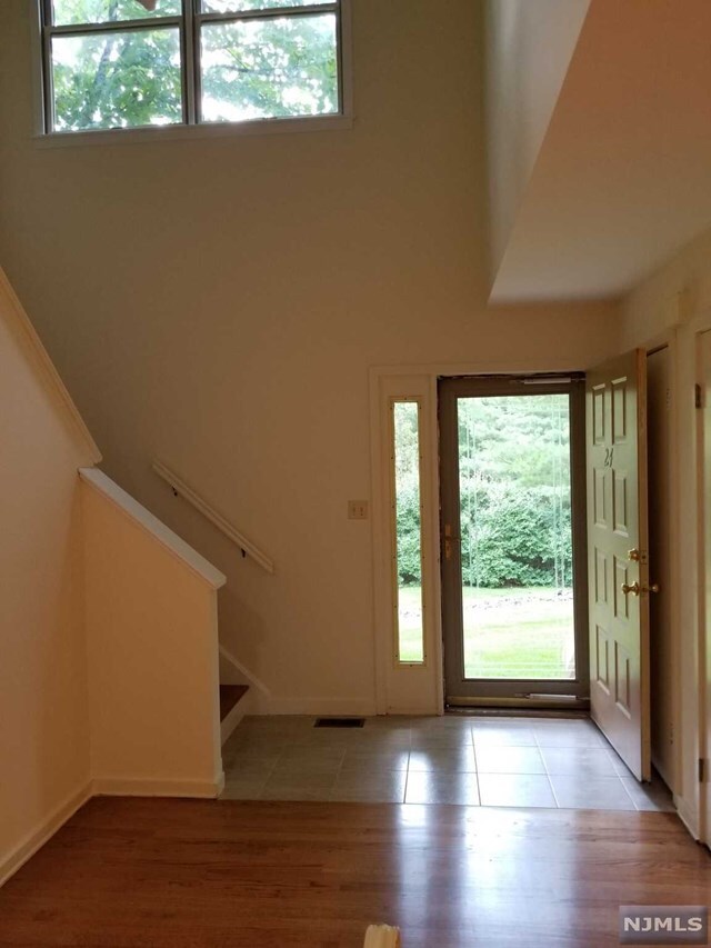 Building Photo - 24 Rio Vista Dr