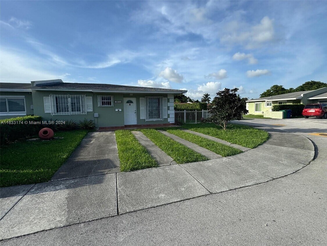 Primary Photo - 10015 SW 20th Terrace