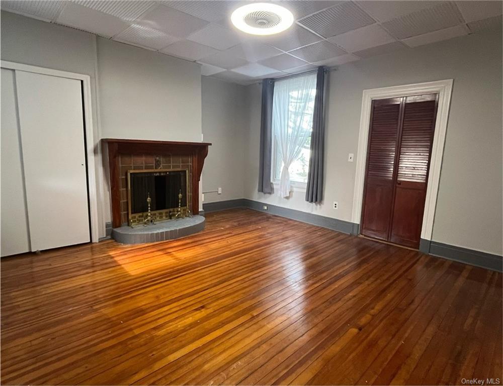 Primary Photo - 275 E Sidney Ave
