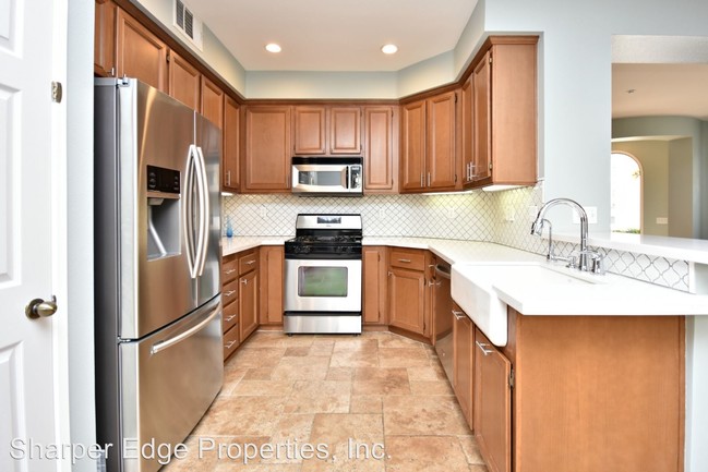 Building Photo - 404 Swamis Ln