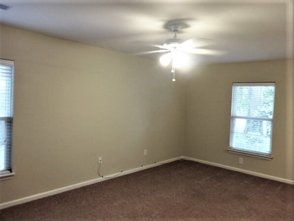 Building Photo - 8740 Red Oak Dr