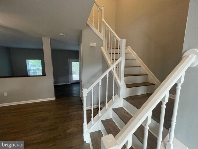 Building Photo - 3214 Rock Creek Ct