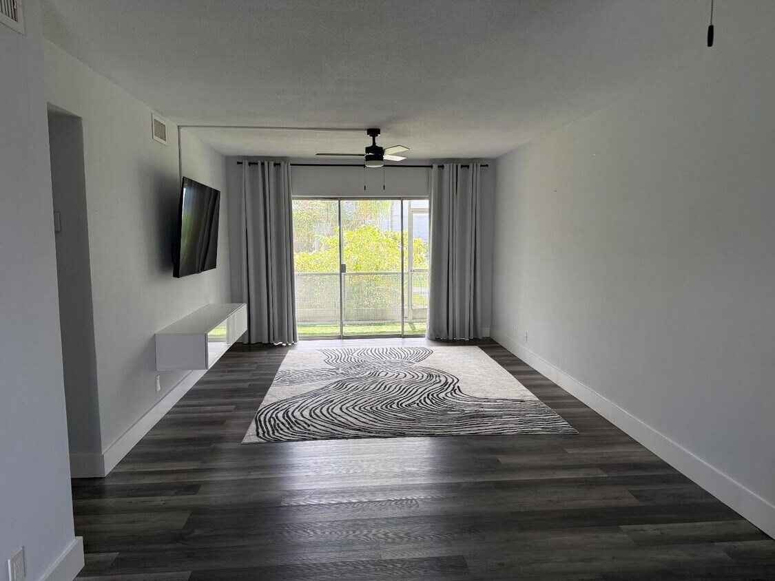 Foto principal - 2151 NE 42nd Ct
