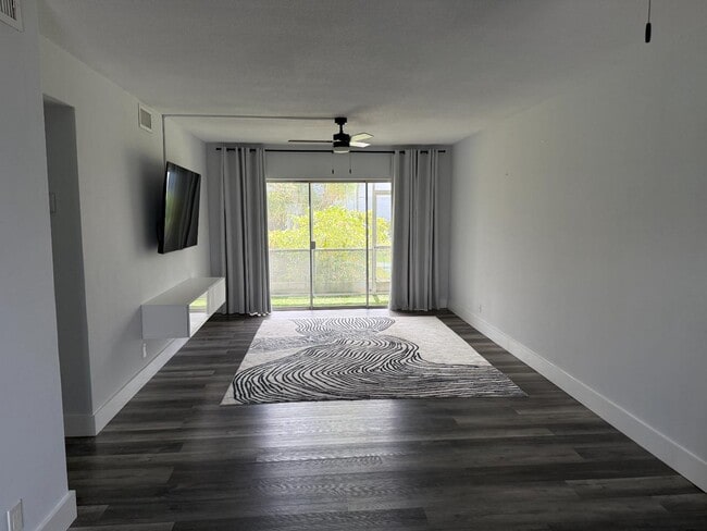 Photo - 2151 NE 42nd Ct Apartment