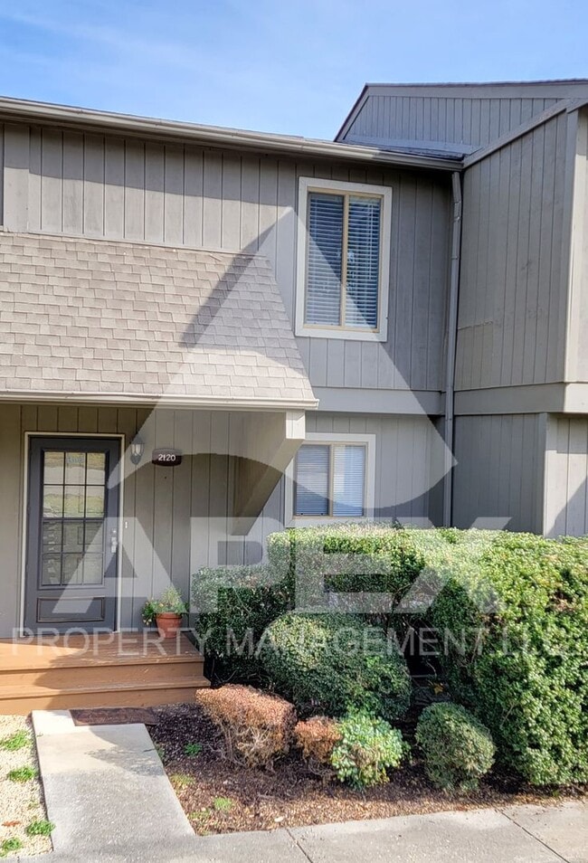 Building Photo - Beautiful 2Bd - 1.5 Bath Condo in West Kno...