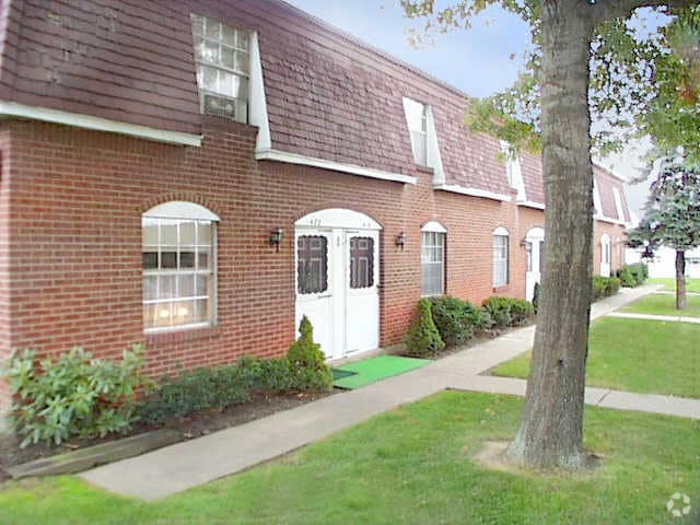 Complejo - Hartford Square Townhomes