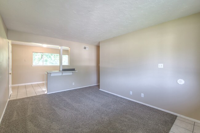 Building Photo - 409 S 200th E Ave
