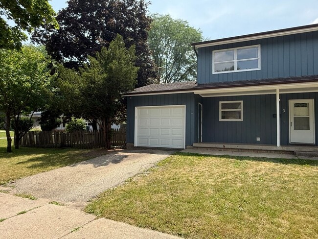 Building Photo - 3 Westbrook Cir