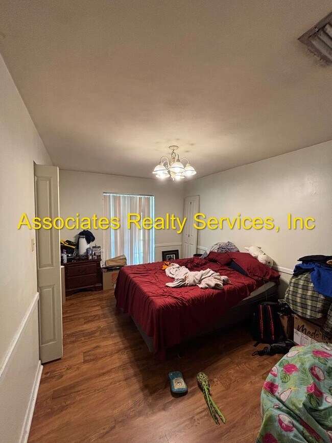 Building Photo - 3 Bed/2 Bath Spacious Home in BLACK ACRES!!!