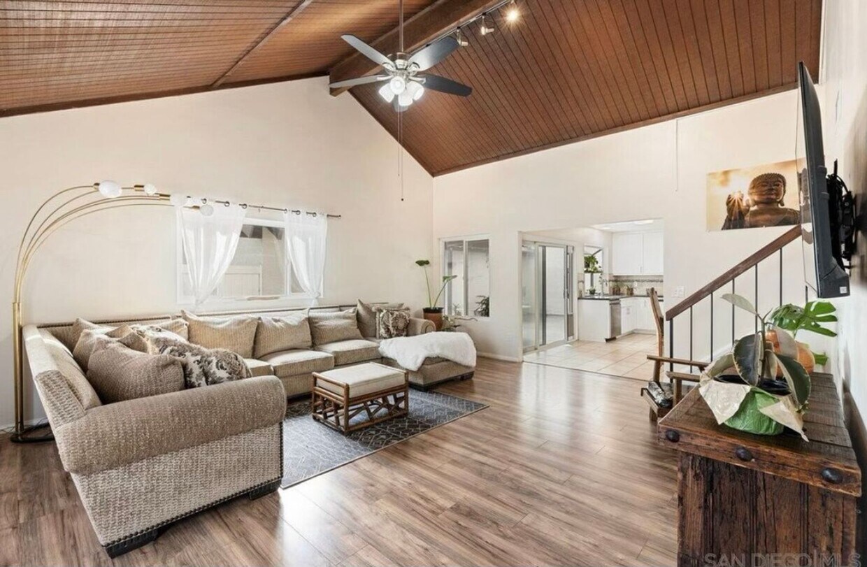 Primary Photo - Beautifully Updated 3 Bedroom 2 Bath Townhome