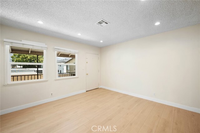 Building Photo - 1009 W Angeleno Ave