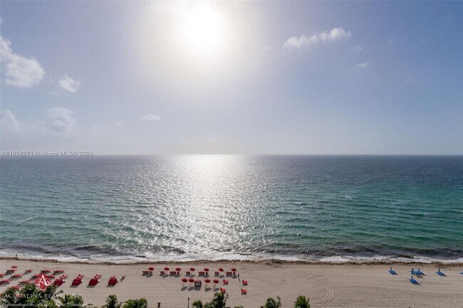 Foto del edificio - 17749 Collins Ave