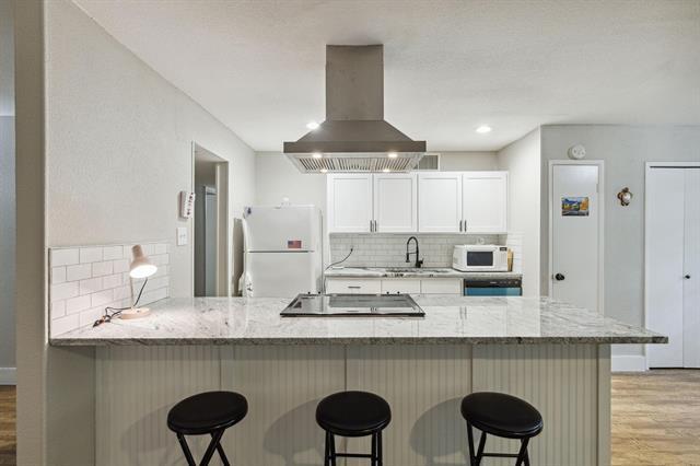 Foto del edificio - 5620 Maple Ln