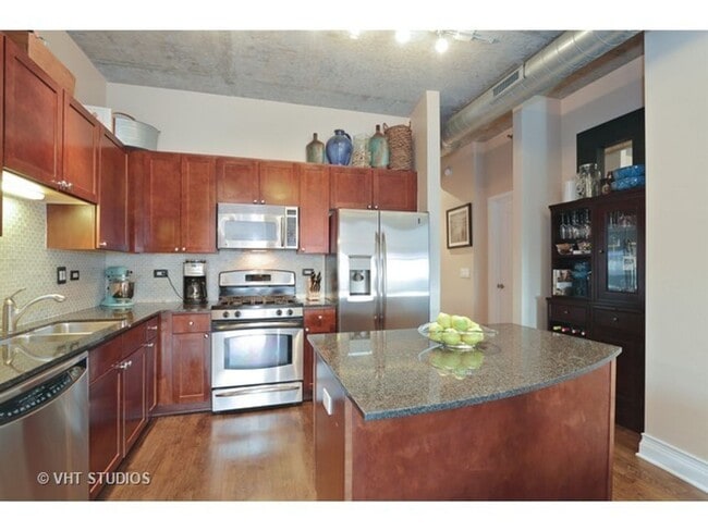 Building Photo - 700 N Larrabee St