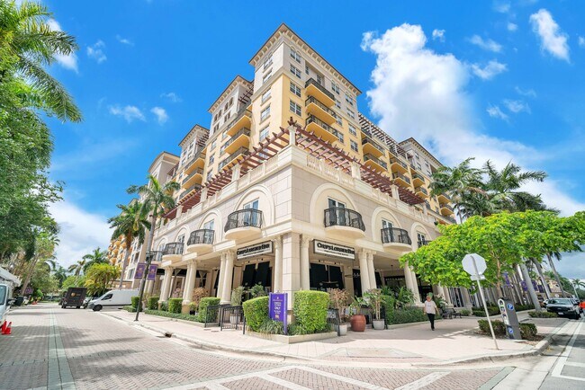 Foto del edificio - The Residences at Royal Palm Place
