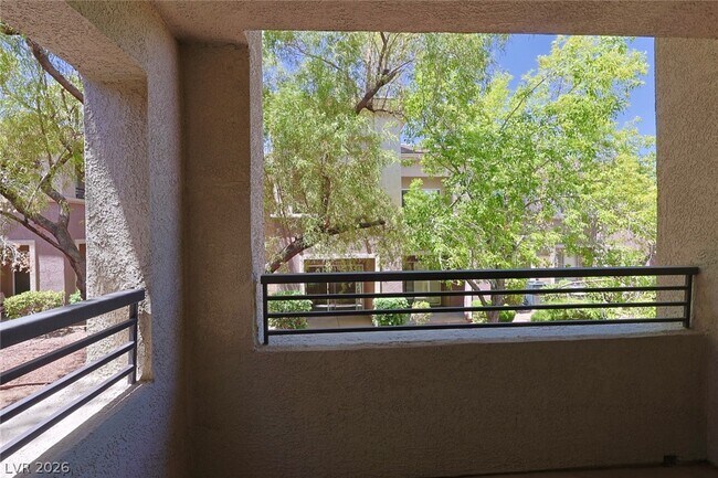 Building Photo - 716 Peachy Canyon Cir