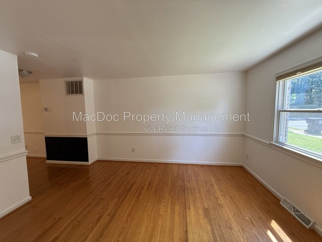Building Photo - 431 Ridgemore St