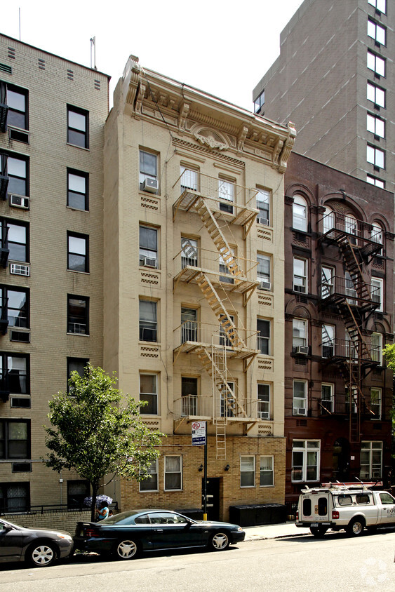 Foto principal - 237 E 28th St