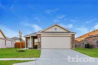 Building Photo - 15221 Bullfighter Blvd