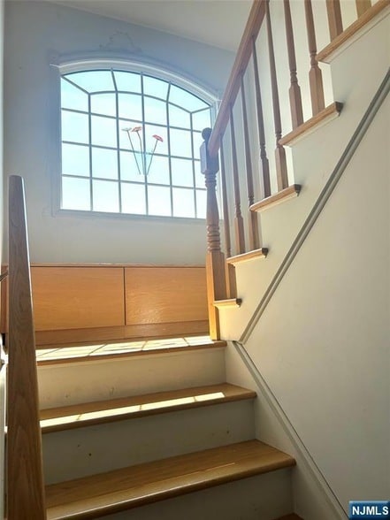 Building Photo - 302 Grand Ridge Dr