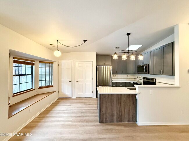 Building Photo - 1595 Sierry Peaks Dr