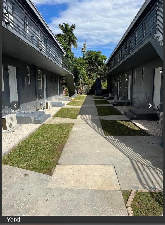 Foto del edificio - 1181 NW 8th Street Rd