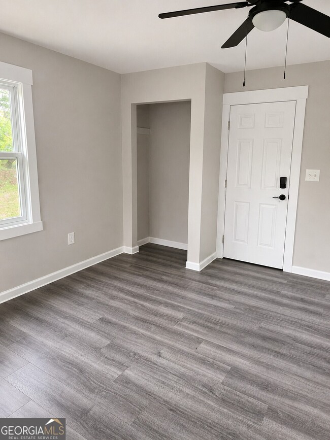 Foto del edificio - 1522 Central Ave