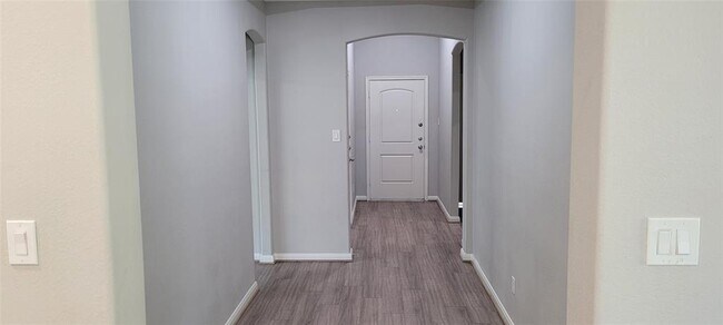 Building Photo - 6042 Carpenters Cove Ln
