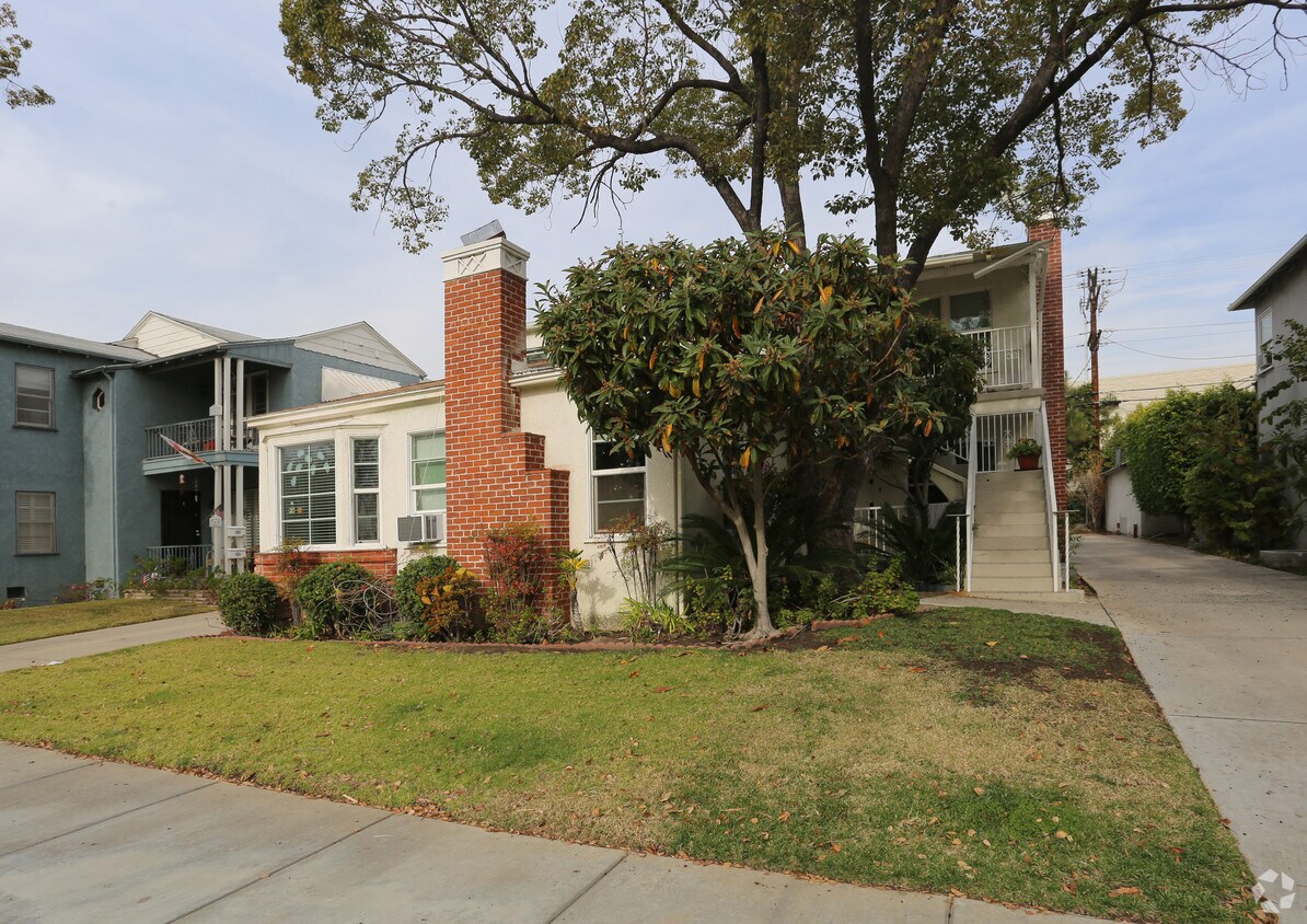 Building Photo - 769 E Doran St