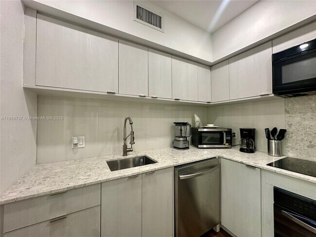 Foto del edificio - 1135 101st St