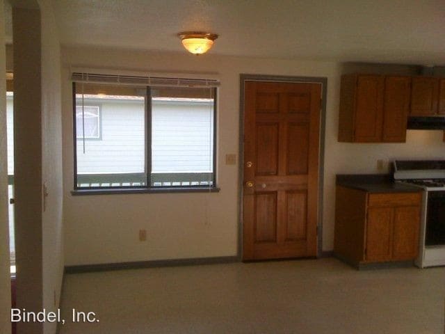 Building Photo - 2362 Redwood St