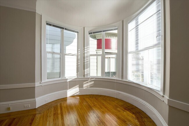 Building Photo - 460 Duboce Ave
