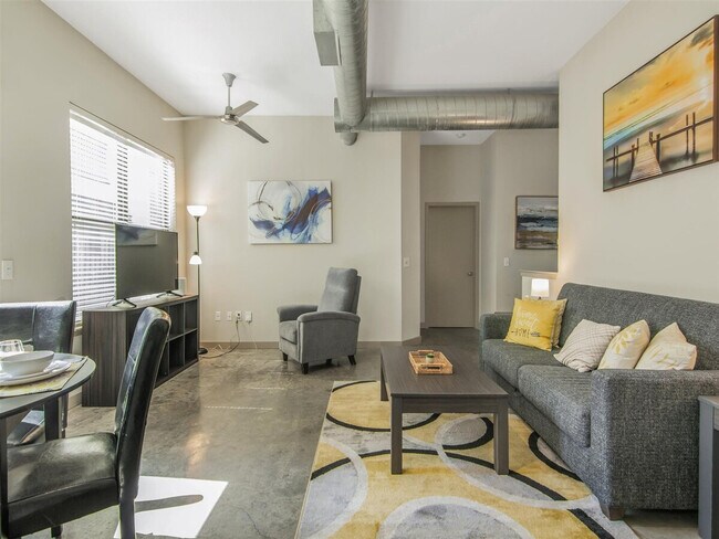 Foto del edificio - 2344 Camden Dr