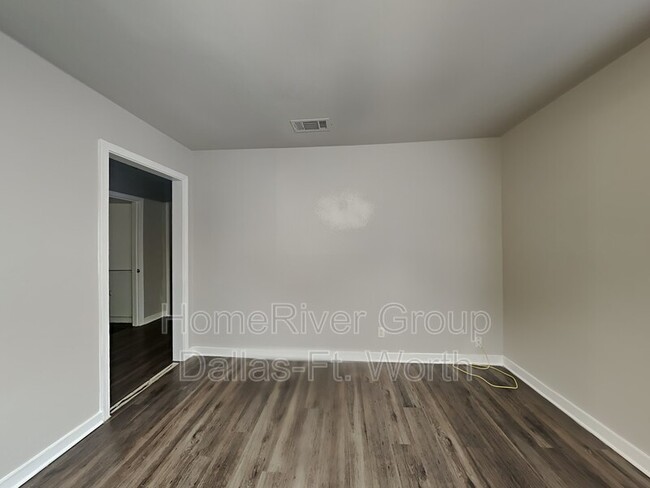 Building Photo - 2714 Townsend Dr