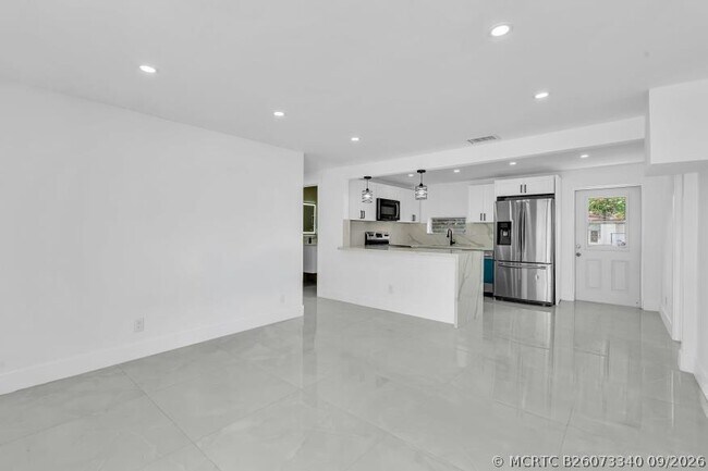 Building Photo - 4156 SW 49th Ct
