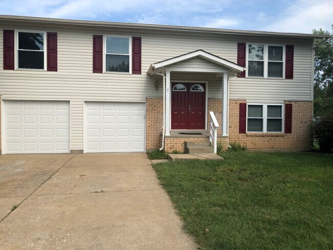 Building Photo - 1 Spring Meadow Ct