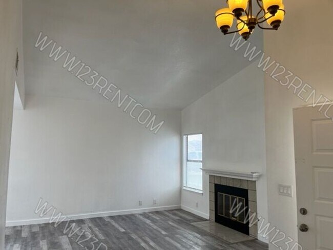 Building Photo - 3BD/2.5 BATH HOUSE JUST REHABBED EAST PALM...