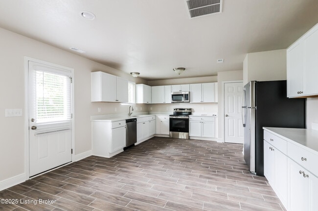 Building Photo - 12087 Parkview Trace Dr