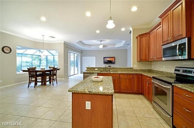 Foto del edificio - 4 br, 3 bath House - 2111 152nd Court East...