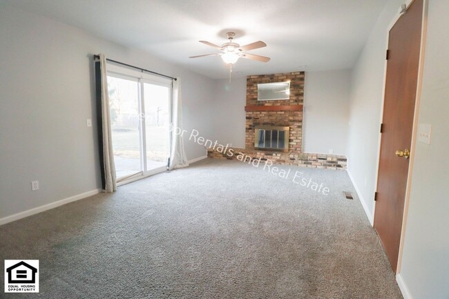 Building Photo - 3 bedroom home in the Blackhawk Addition *...
