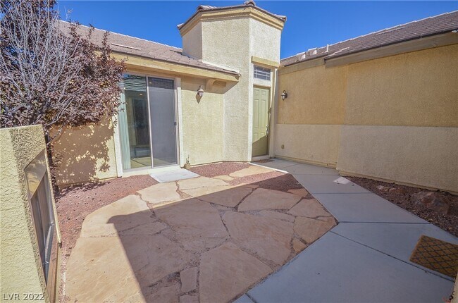 Foto del edificio - 8044 Slate Falls St