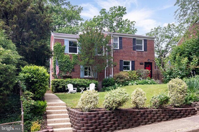 Building Photo - 2902 Landover St