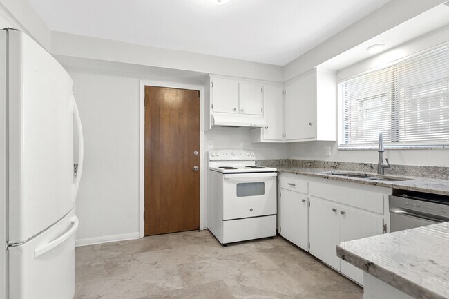 Foto del edificio - 930 Trombley Rd