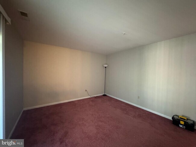 Building Photo - 8881 Goose Landing Cir